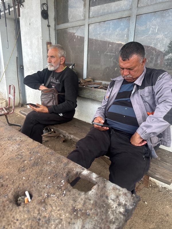 Two men spotted in outdoor workshop area in Sarnevo