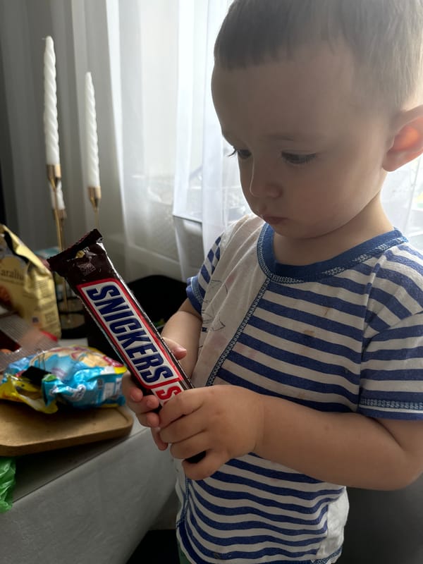Family gathering documented in Odintsovo includes child feeding, selfies