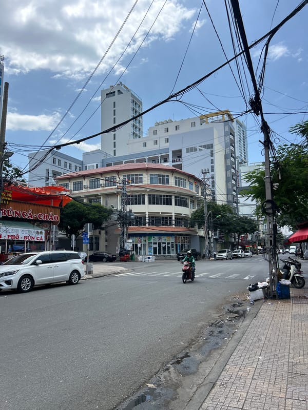 Morning street life documented across Nha Trang Ward