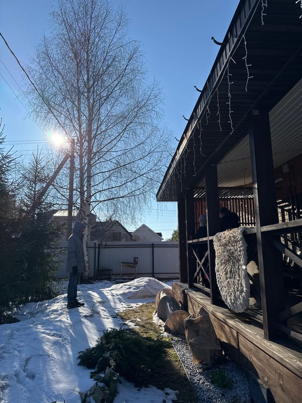 Late spring snow patches observed in Izhevsk outdoor areas