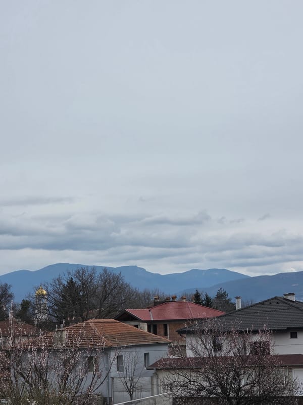 Daily life moments captured in Bulgarian mountain town