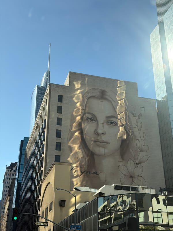 Woman's face mural spotted on Los Angeles building