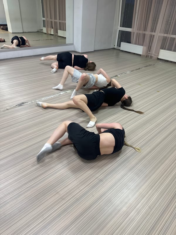 Young dancers practice floor routines at Votkinsk studio