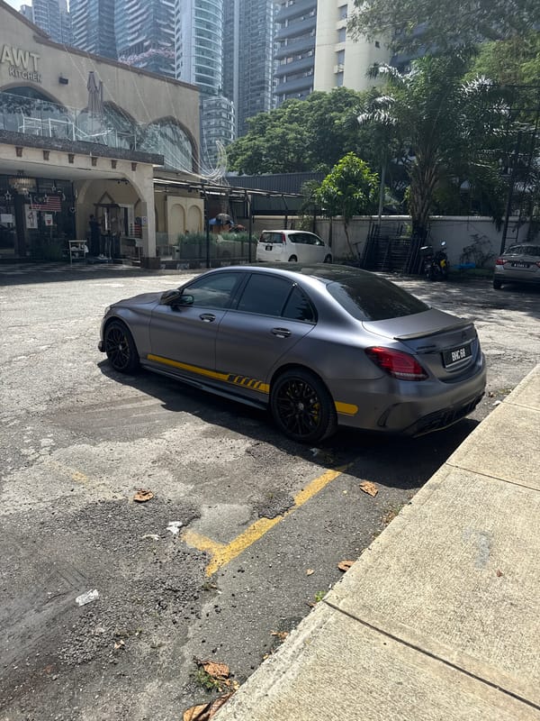 Routine street scenes documented across Kuala Lumpur