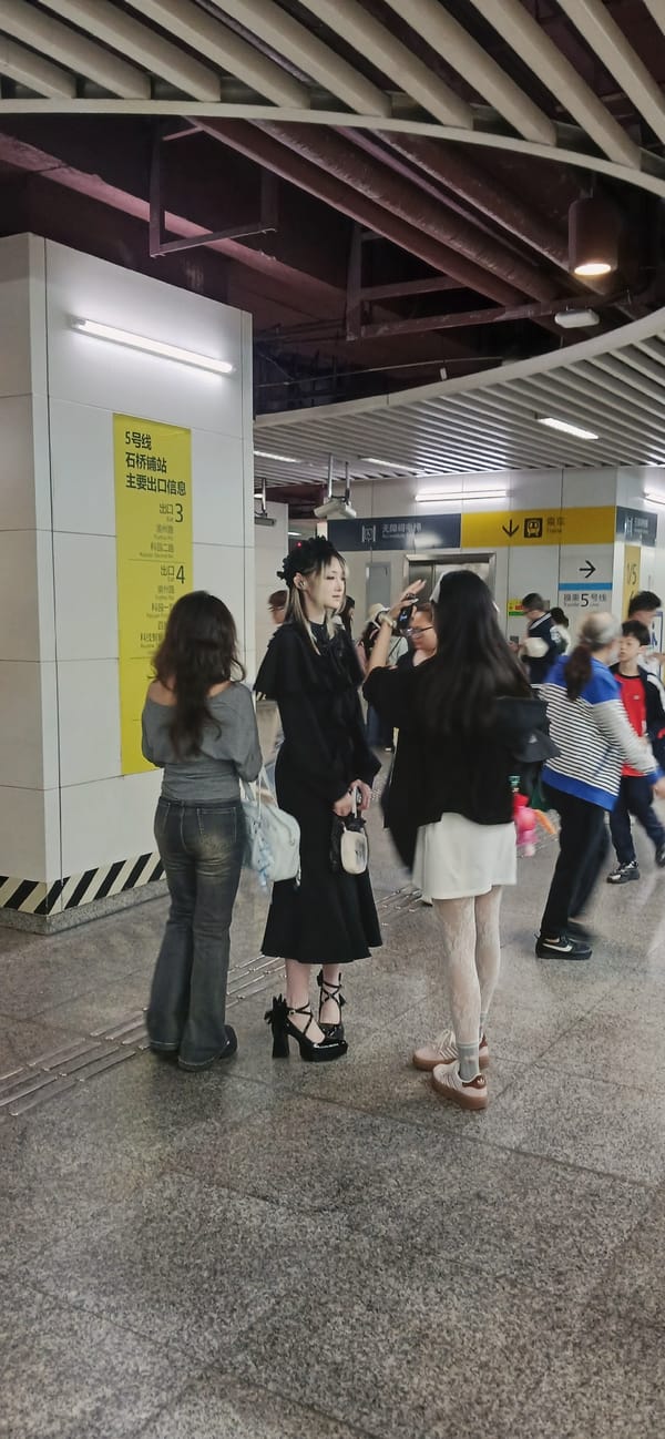 Everyday urban life documented in Jiulongpo District