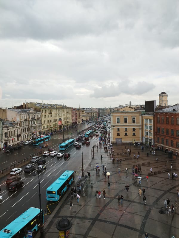 Rainy afternoon tour through Saint Petersburg cafes and streets