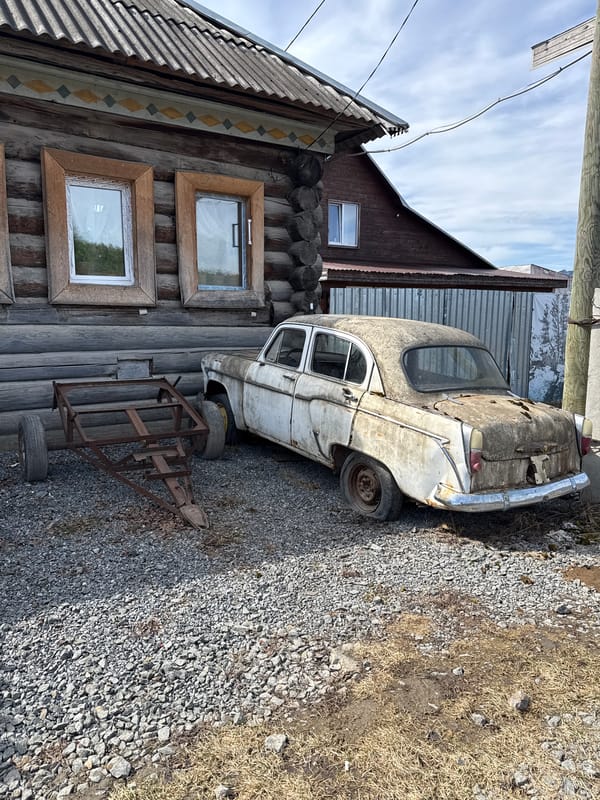 Rural Russian Village Life Documented in Spring Morning Photos