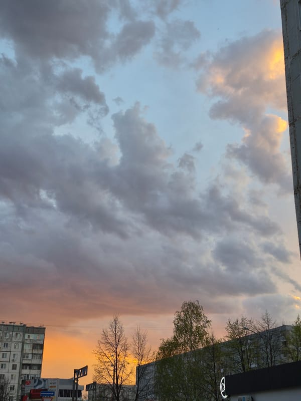 Spring afternoon life documented across Tobolsk, Russia