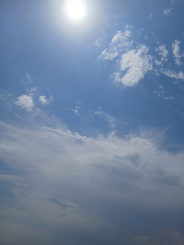 Bright daytime sky photographed in Vagharshapat, Armenia