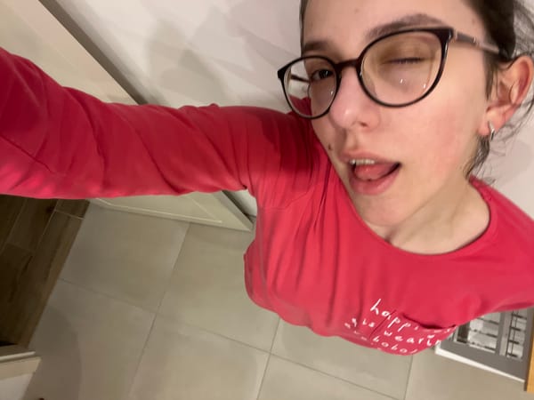 Personal moments captured in Marten: selfie, homemade pie, social post