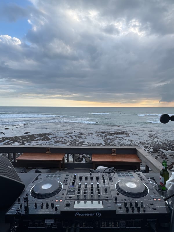Morning DJ set overlooks ocean at North Kuta beach venue