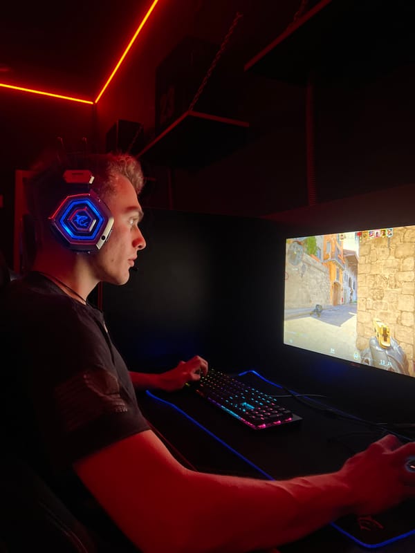 Afternoon moments captured across Budva, Montenegro by single witness