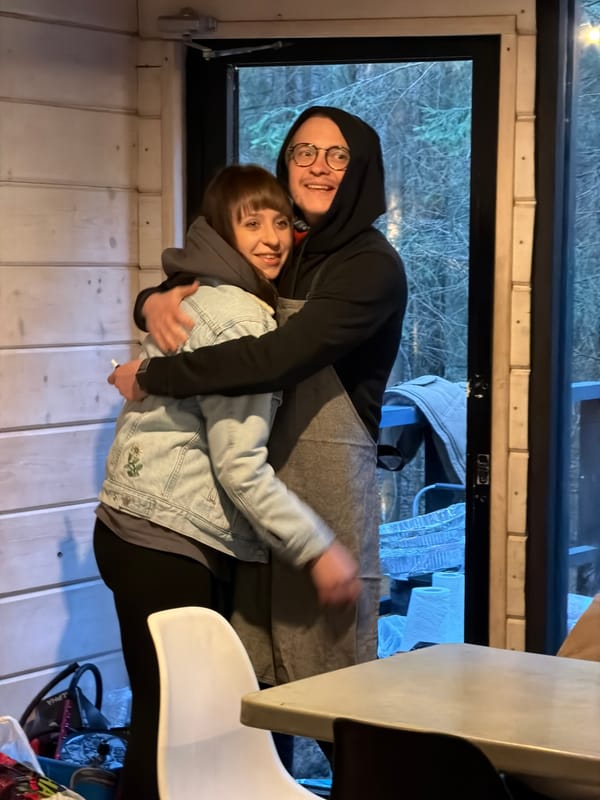 Couple shares intimate moment in Vsevolozhsk building