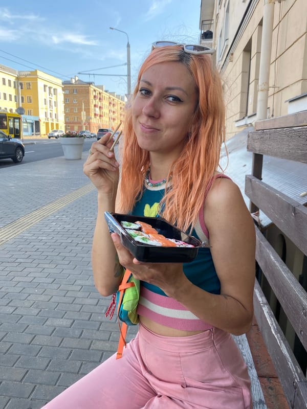 A sunny afternoon of food, selfies, and Minsk streets