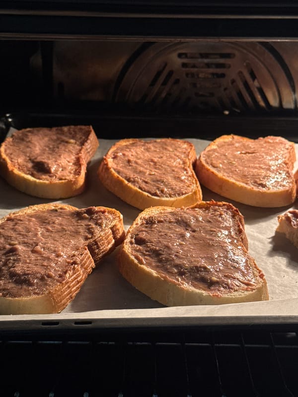 Home cooking: Liver pate toast prepared in Varna oven