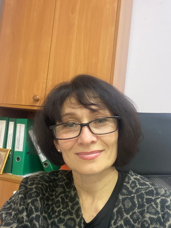 Woman photographed smiling in Kryvyi Rih, Ukraine