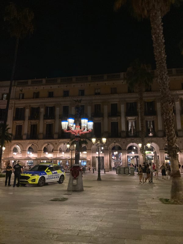 Nighttime wander through Barcelona's historic center