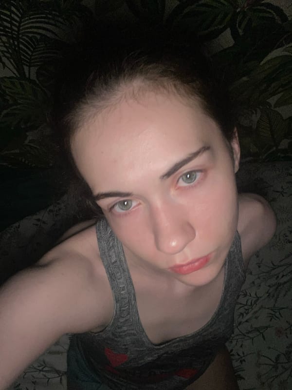 Lazy afternoon selfies from a bedroom in Zavodoukovsk