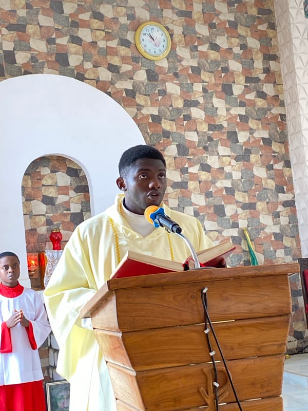 Priest delivers morning sermon at Kuru Dungus church