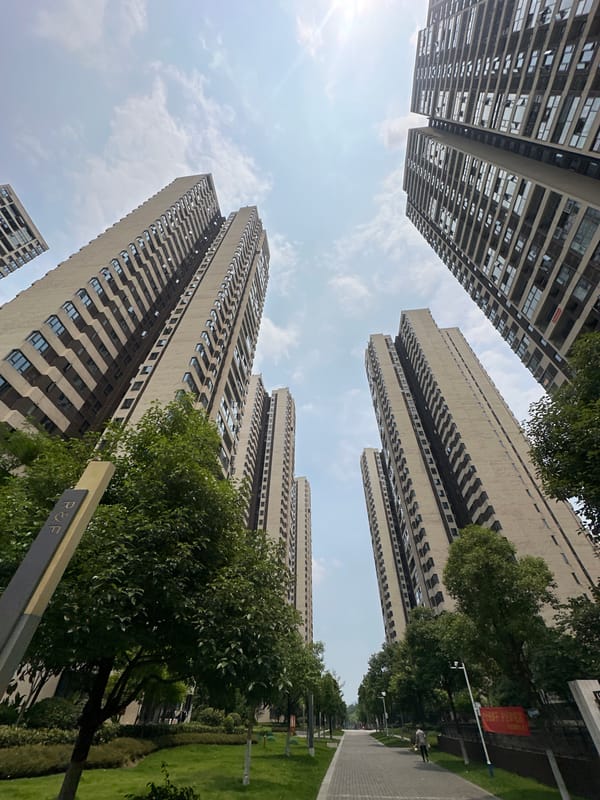 Morning urban life documented in Chongqing High-tech Zone