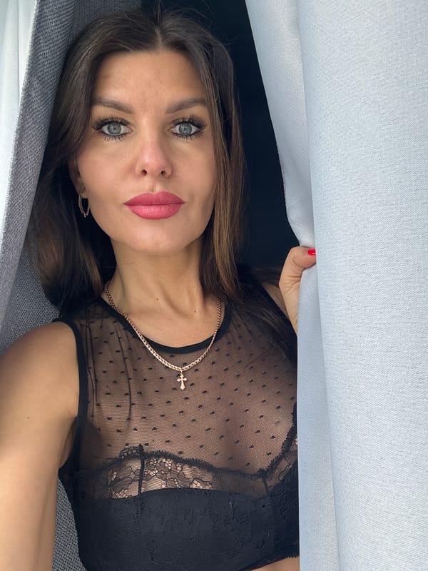 Woman captures morning moments through selfies in Chaikovsky, Russia