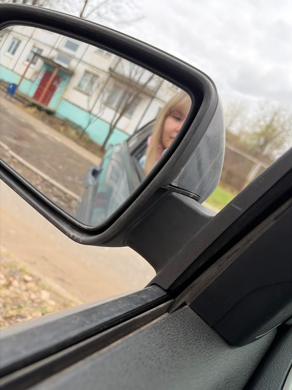 Pet owner documents car journey with rat companion