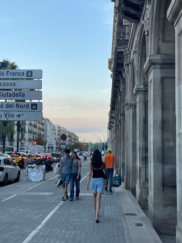 Evening roam through Barcelona streets and plazas at dusk
