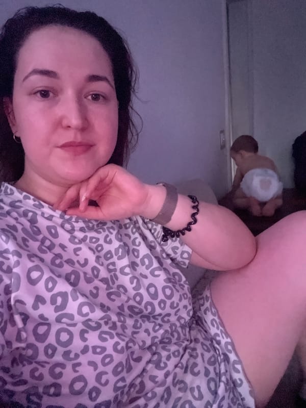 Evening at home in Chelyabinsk, kids and selfies at dusk