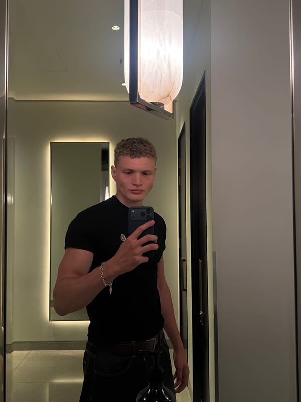 Casual mirror selfie in London