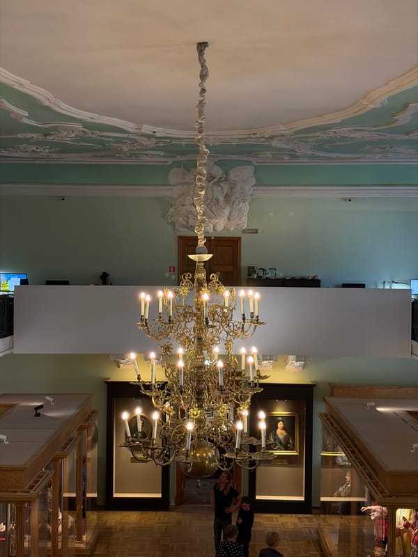Ornate interior details documented at Saint Petersburg cultural institution