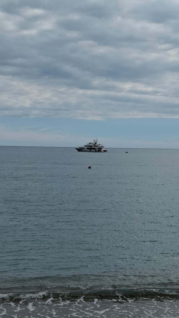 Afternoon leisure scenes documented in Boreti, Montenegro coastal area