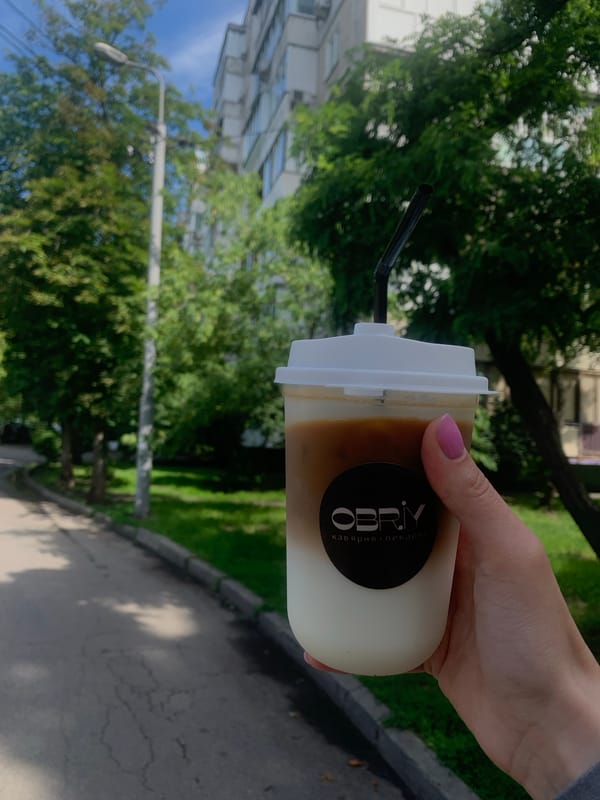 Sunny morning stroll through Kyiv, bridge views and street life