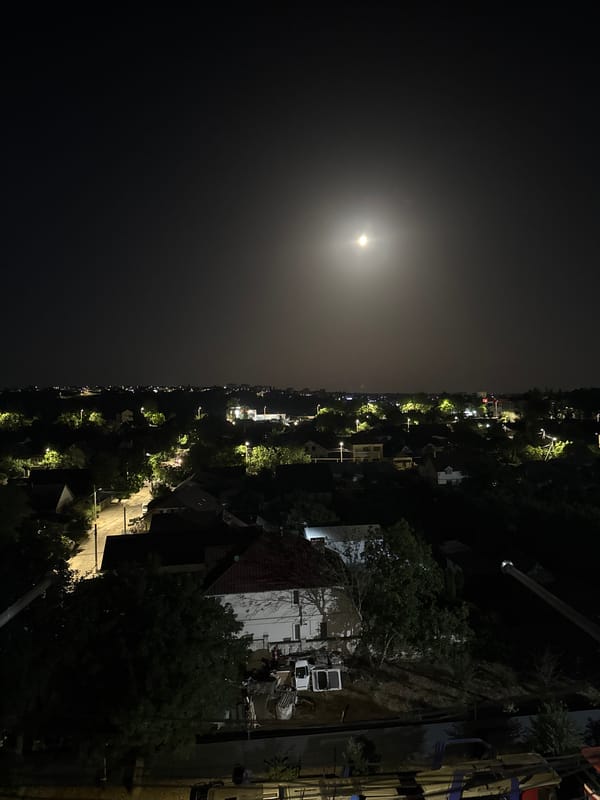 A quiet evening in Cahul, indoors and under the moon