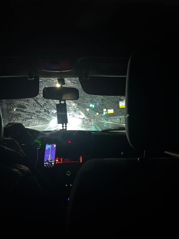 Rainy night driving conditions observed in Saratov