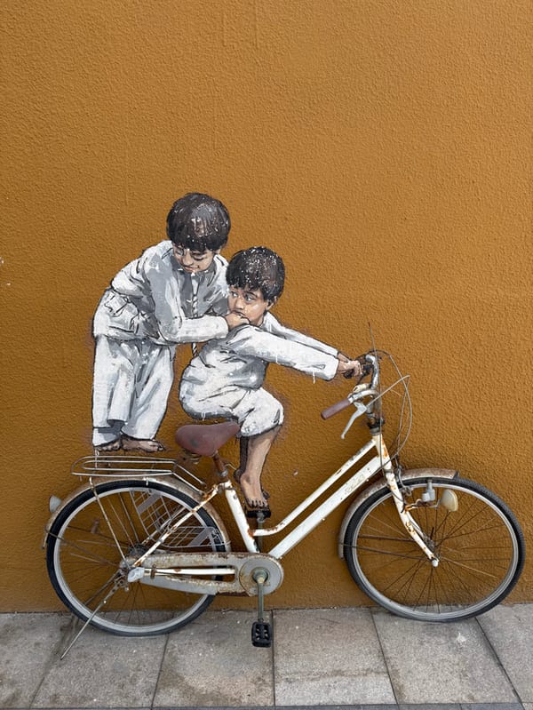 Art installation and vintage truck spotted in Dubai