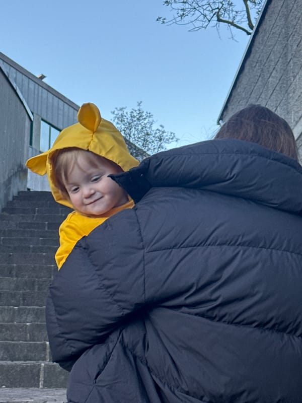 Family morning moments captured in Como, Italy