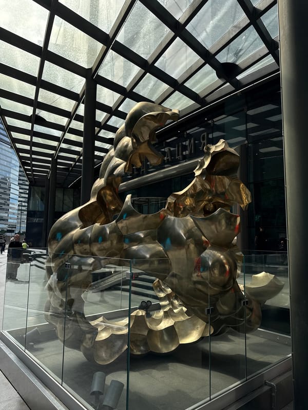 Art viewing and street scenes observed in Khimki