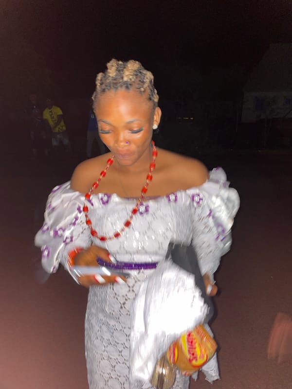 Woman in white dress spotted outdoors in Ogbe, Nigeria