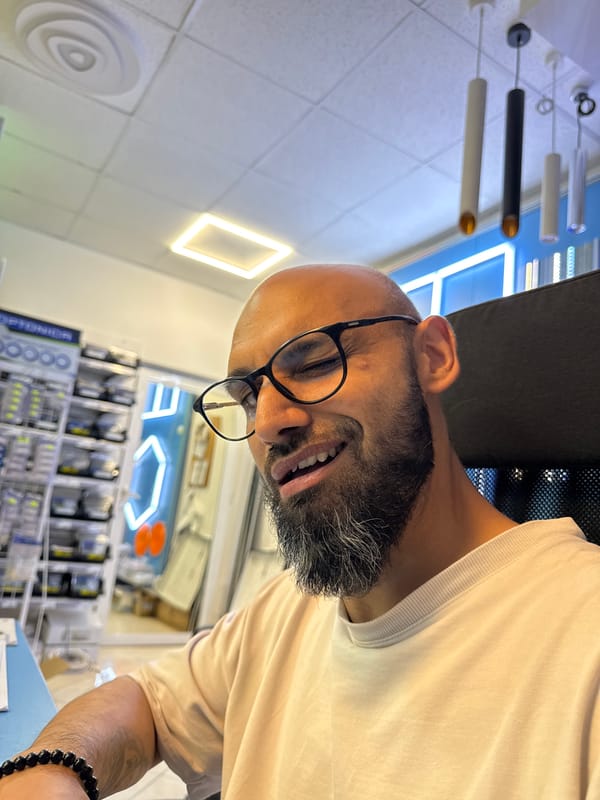 Man photographed at Plovdiv lighting showroom during brief visit