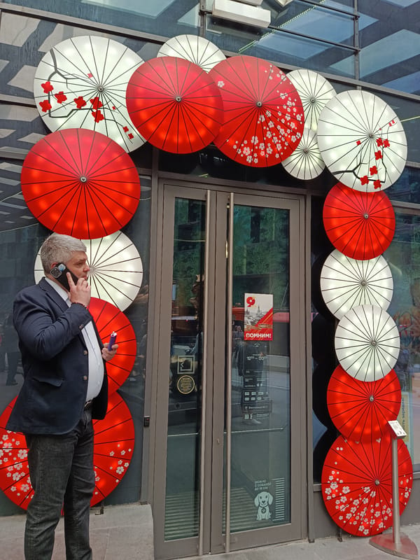 Everyday Moscow scenes captured across city locations