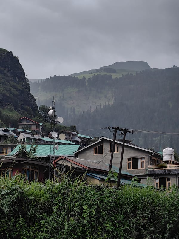 Rainy afternoon scenes along a misty Kulang mountain valley