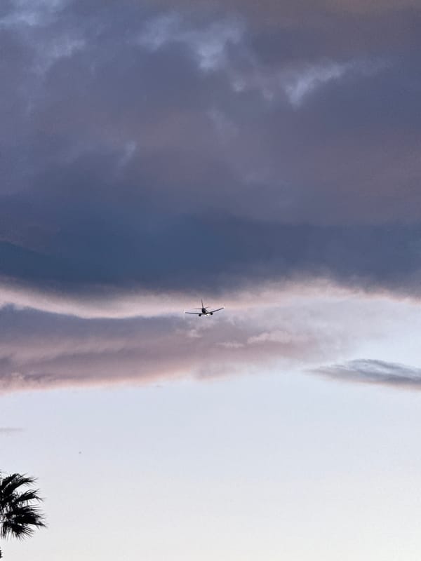 Aircraft spotted during early morning hours in Paradise, Nevada
