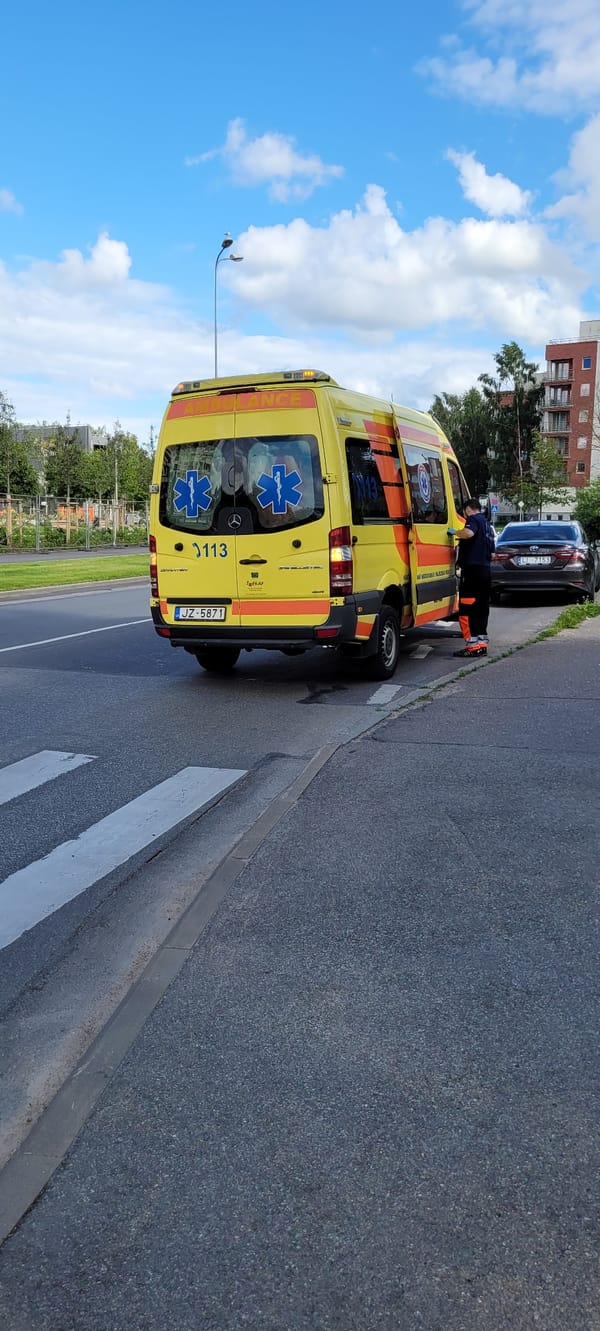 Police and ambulance respond to midday incident in Riga