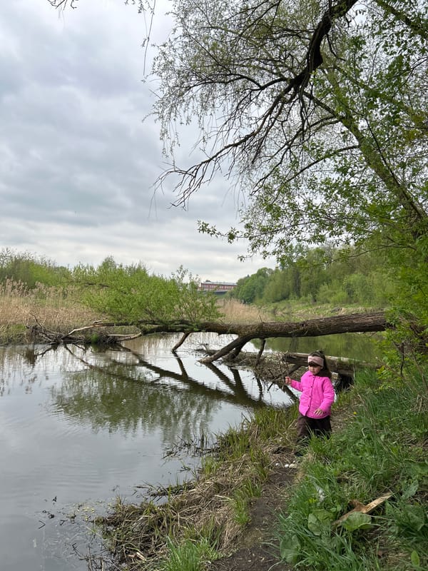 Family enjoys spring outing along canals in Klin, Russia