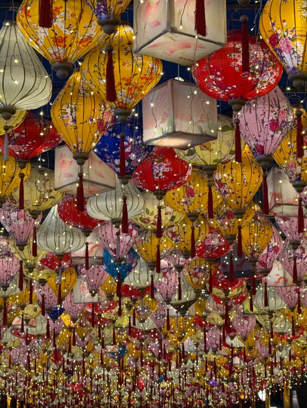 Hundreds of illuminated Chinese lanterns displayed in Chongqing district
