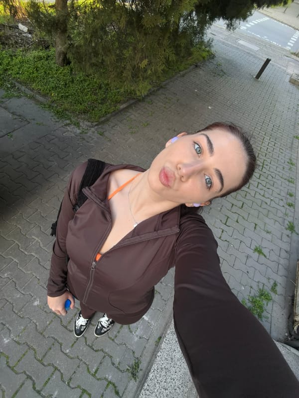 Woman spotted standing on street in Stara Zagora