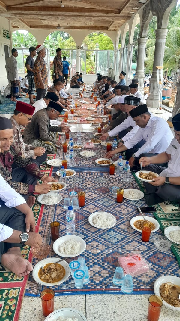 Community meal gathering held in Blangriek, Indonesia
