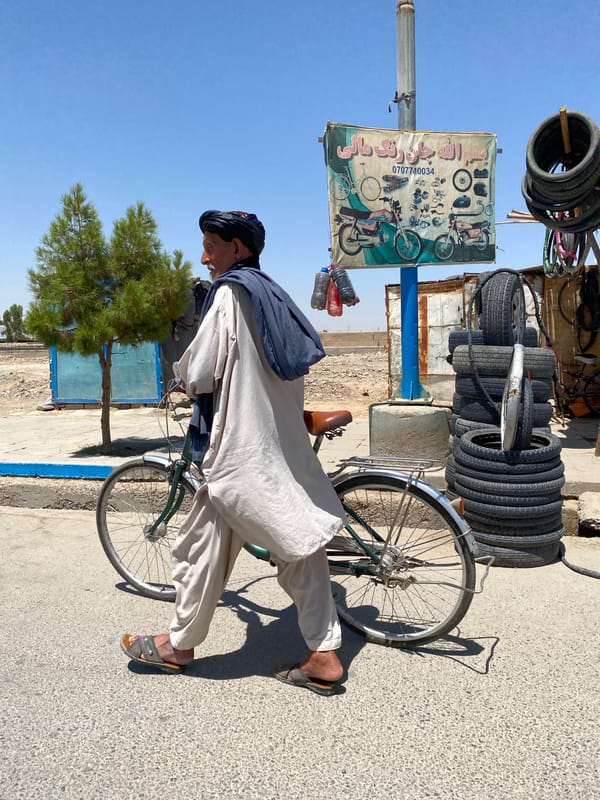 Everyday life along Kandahar's streets and market areas