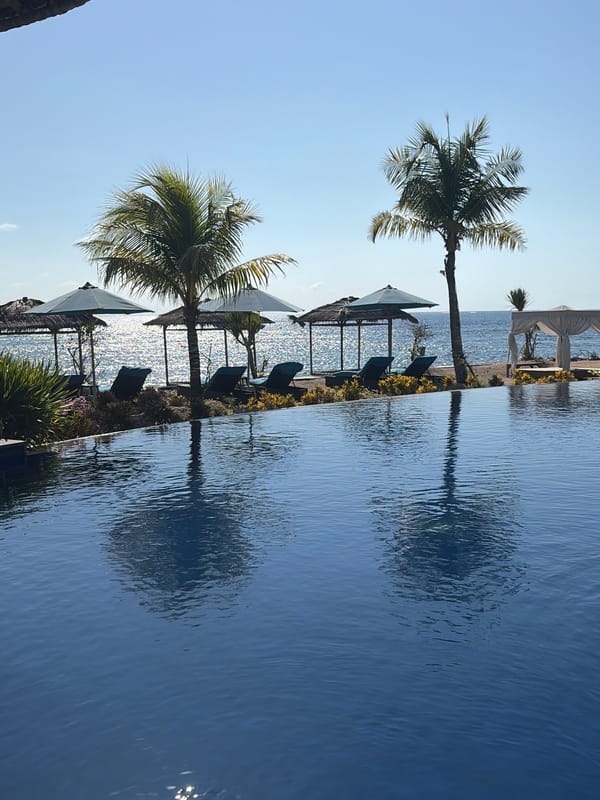 Bamboo resort and beachfront dining on Nusa Penida