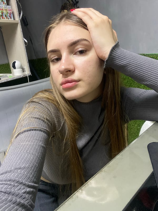 Woman photographed in casual moments over 14 minutes in Russia